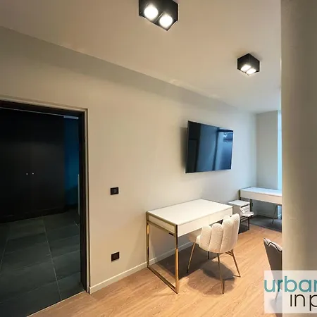 Apartman Urban Flat 108 - Classic Parisian 4 Bdr Flat *