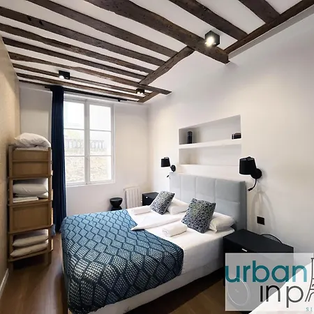 Urban Flat 108 - Classic Parisian 4 Bdr Flat Париж
