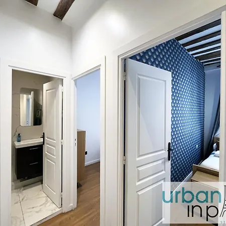 Urban Flat 108 - Classic Parisian 4 Bdr Flat