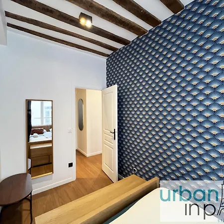 Urban Flat 108 - Classic Parisian 4 Bdr Flat Lägenhet