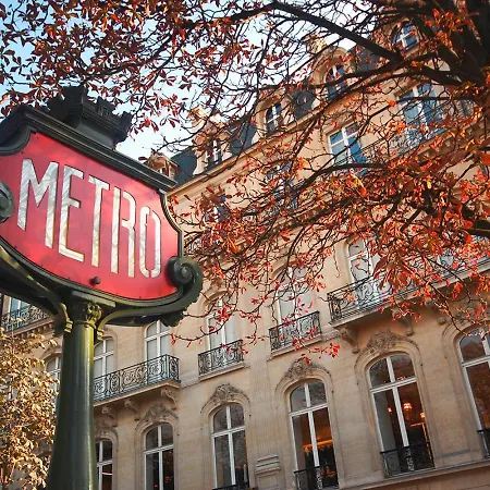 Urban Flat 108 - Classic Parisian 4 Bdr Flat Lägenhet *