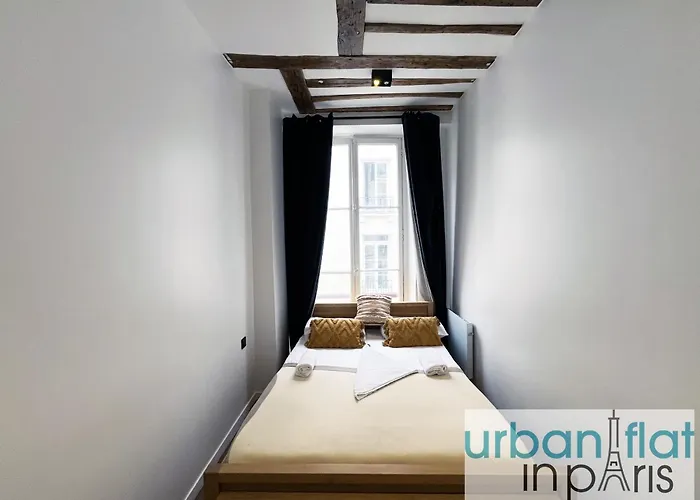 Urban Flat 108 - Classic Parisian 4 Bdr Flat *