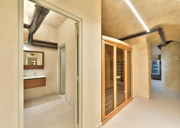 Urban Flat 108 - Classic Parisian 4 Bdr Flat