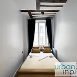 Urban Flat 108 - Classic Parisian 4 Bdr Flat *